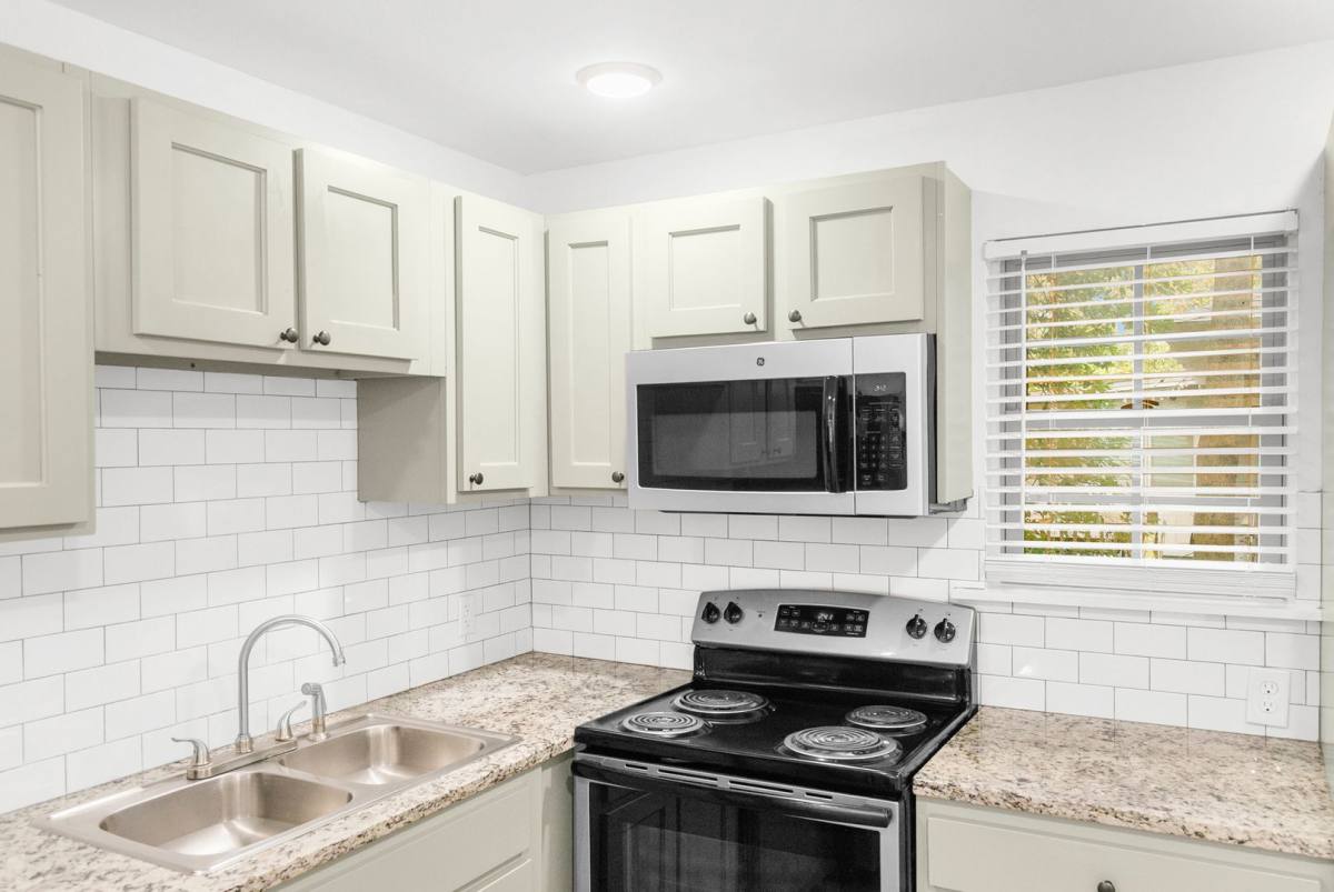 Apartment for rent at 4416-4420 5th Ave S, Birmingham, AL 35222