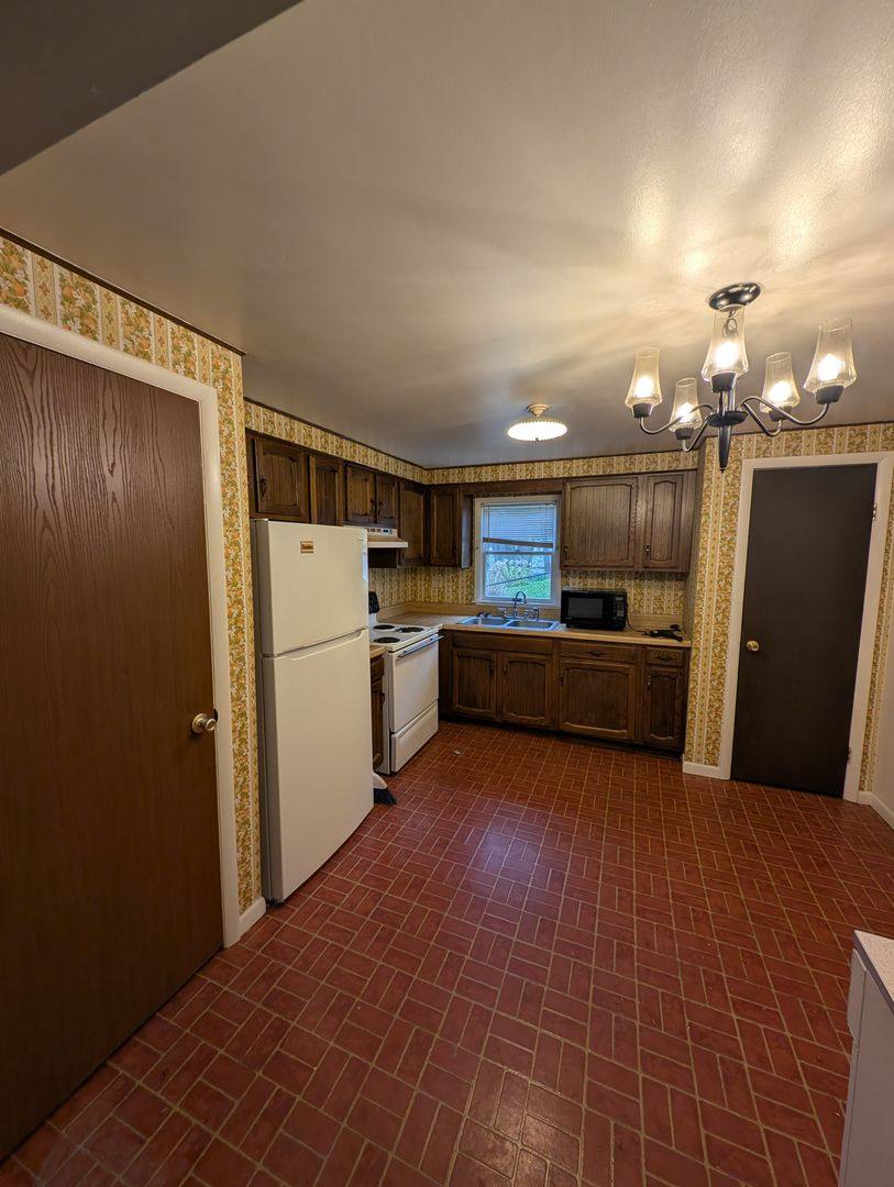 Apartment for rent at 2108 - 2110 Hollingsworth St, New Kensington, PA 15068