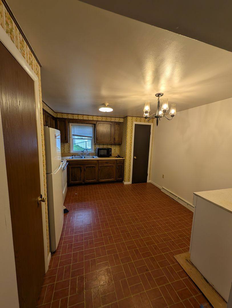 Apartment for rent at 2108 - 2110 Hollingsworth St, New Kensington, PA 15068