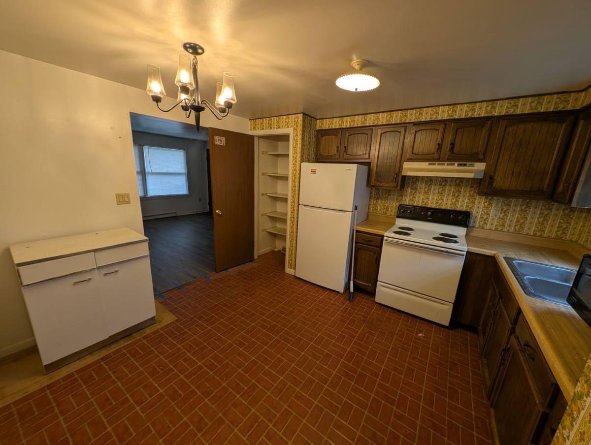 Apartment for rent at 2108 - 2110 Hollingsworth St, New Kensington, PA 15068