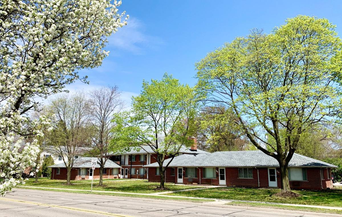 Apartment for rent at 403-427 S Crooks Rd, Clawson, MI 48017