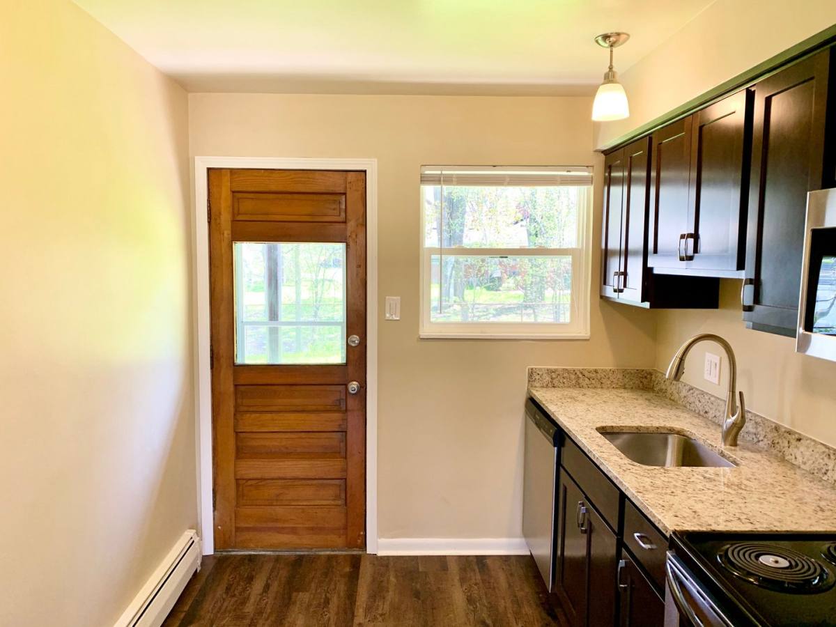 Apartment for rent at 403-427 S Crooks Rd, Clawson, MI 48017