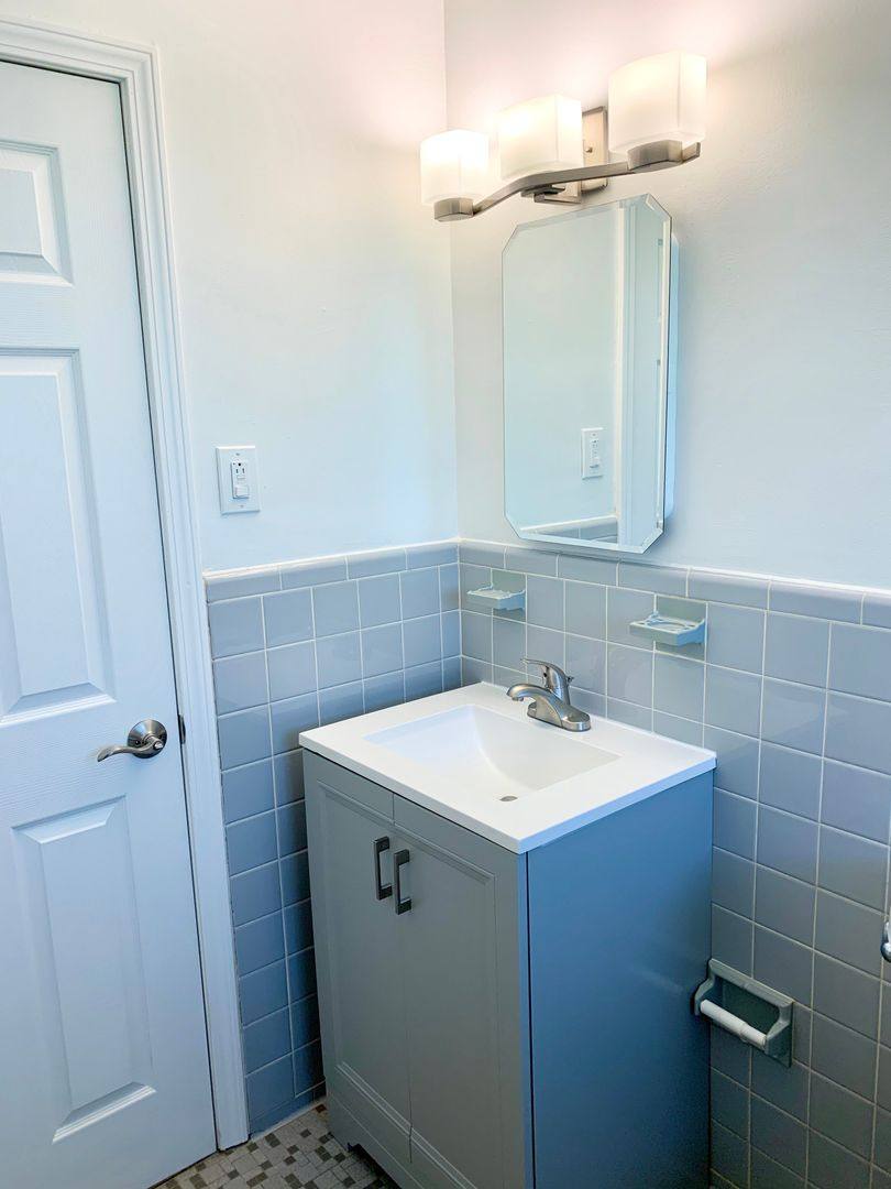 Apartment for rent at 403-427 S Crooks Rd, Clawson, MI 48017