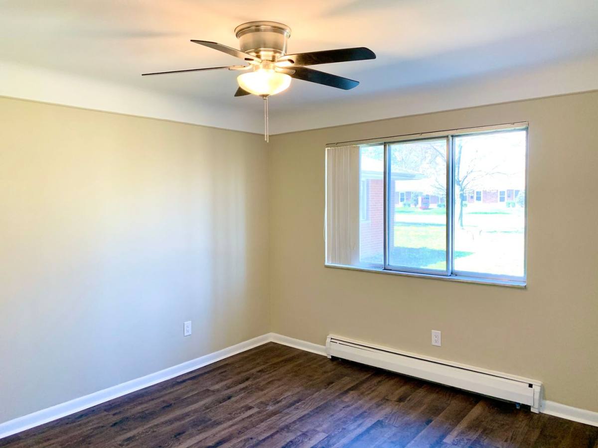 Apartment for rent at 403-427 S Crooks Rd, Clawson, MI 48017