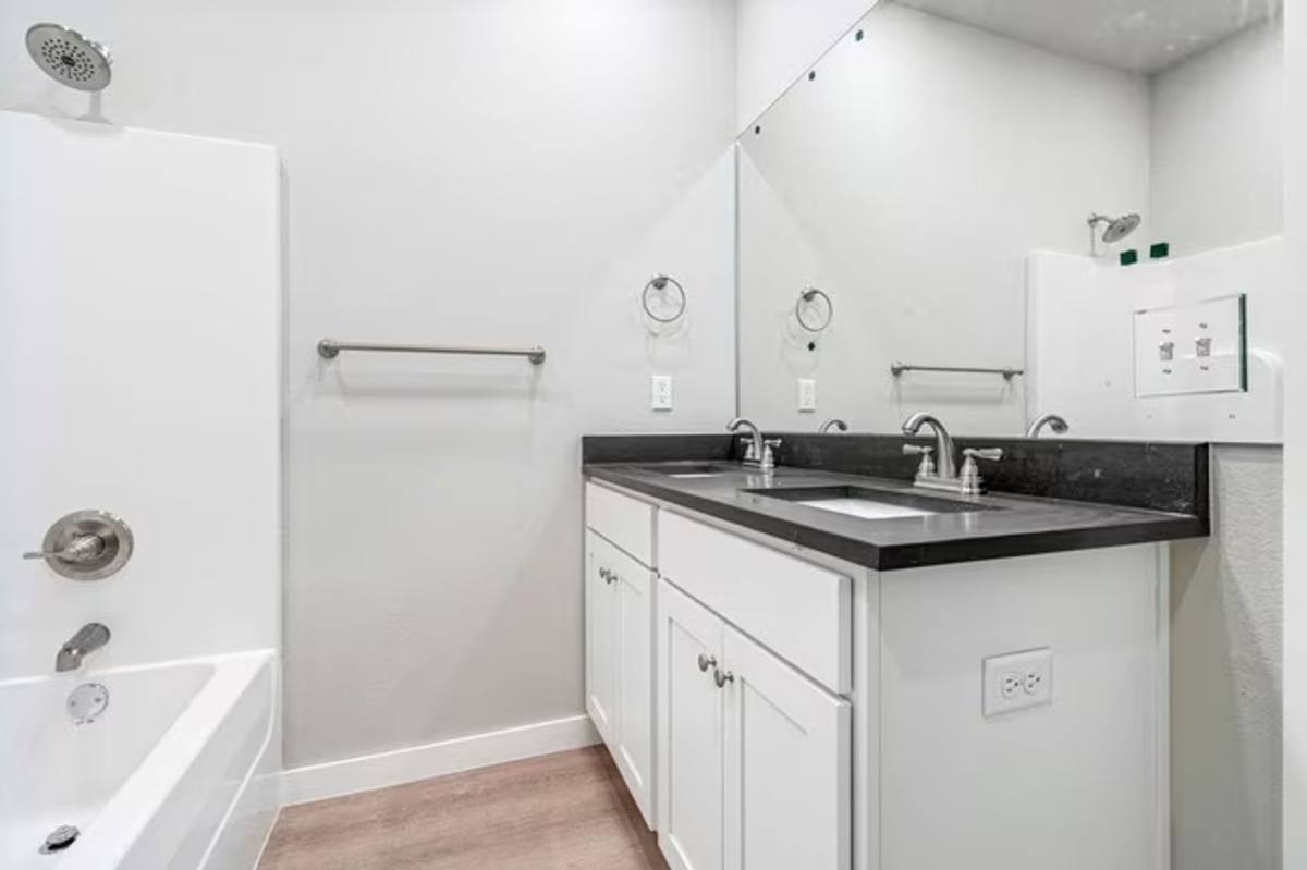 Townhouse for rent at 275 N Hunter St, Farmington, AR 72730