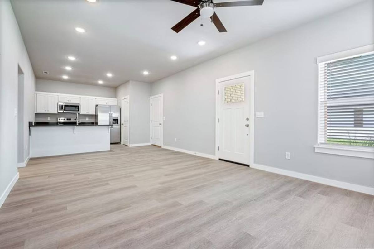 Townhouse for rent at 275 N Hunter St, Farmington, AR 72730