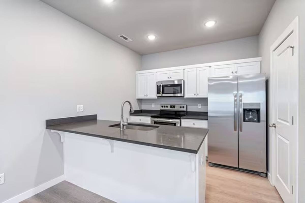 Townhouse for rent at 275 N Hunter St, Farmington, AR 72730
