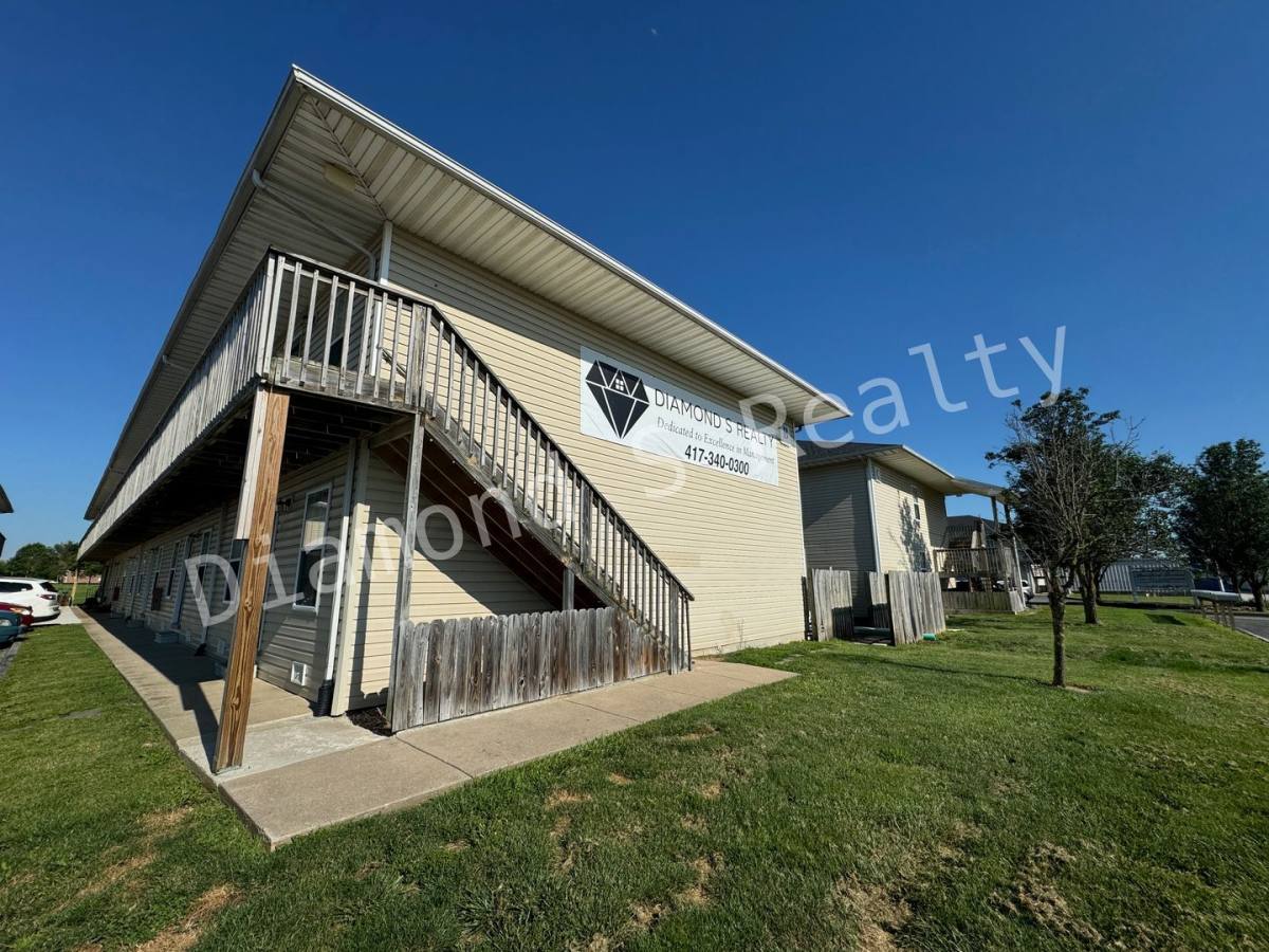 Apartment for rent at 420 Britt Lane, Rogersville, MO 65742