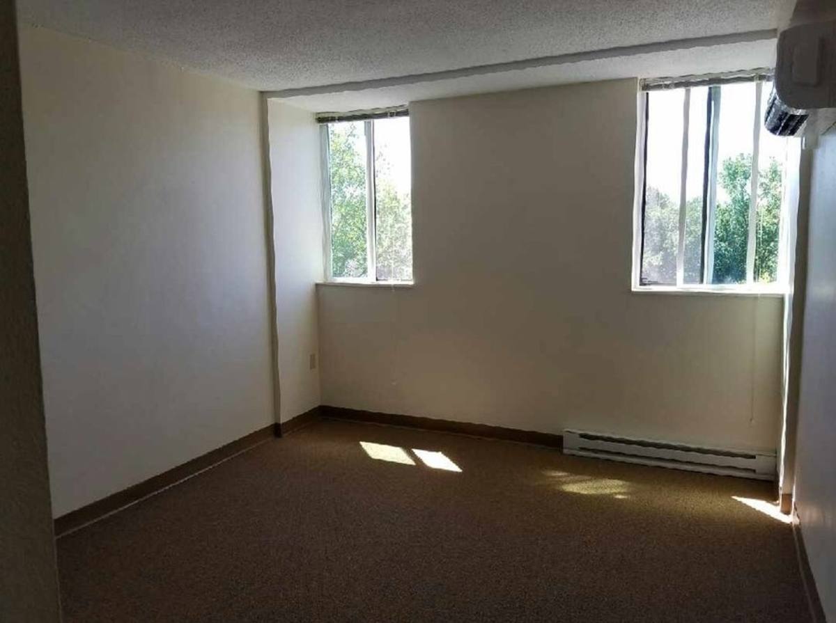 Apartment for rent at 122 W Seneca Turnpike, Syracuse, NY 13205