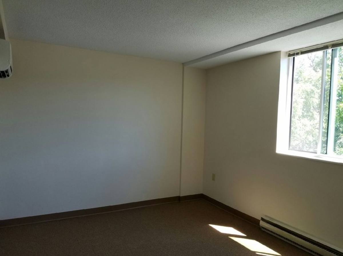 Apartment for rent at 122 W Seneca Turnpike, Syracuse, NY 13205