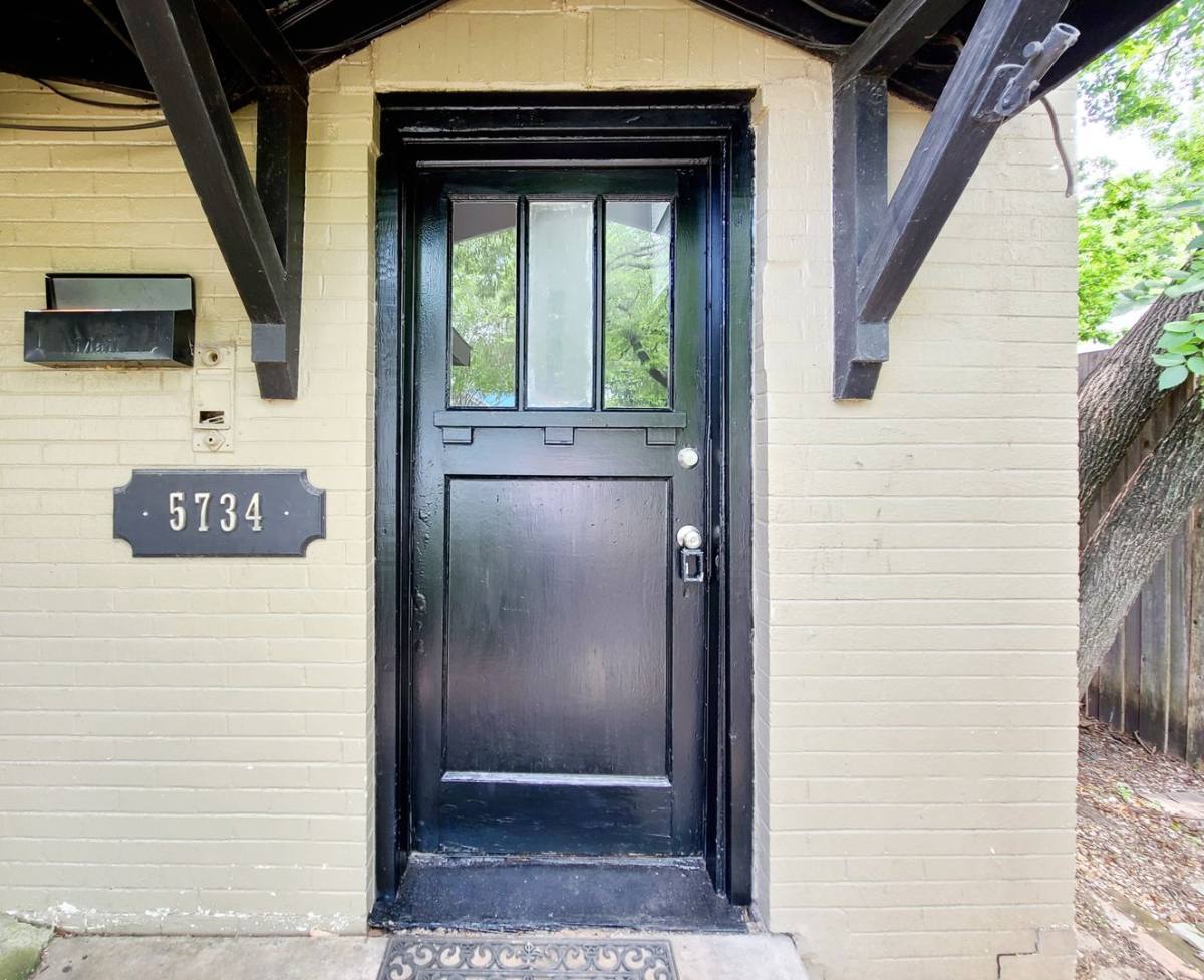 Apartment for rent at 5734 Worth St, Dallas, TX 75214