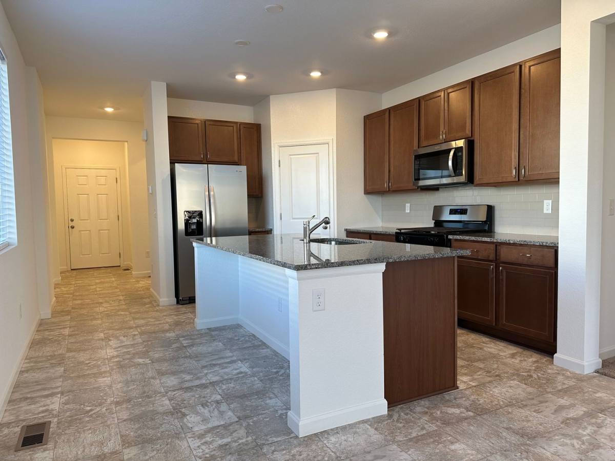 House for rent at 2916 S Flat Circle, Longmont, CO 80503