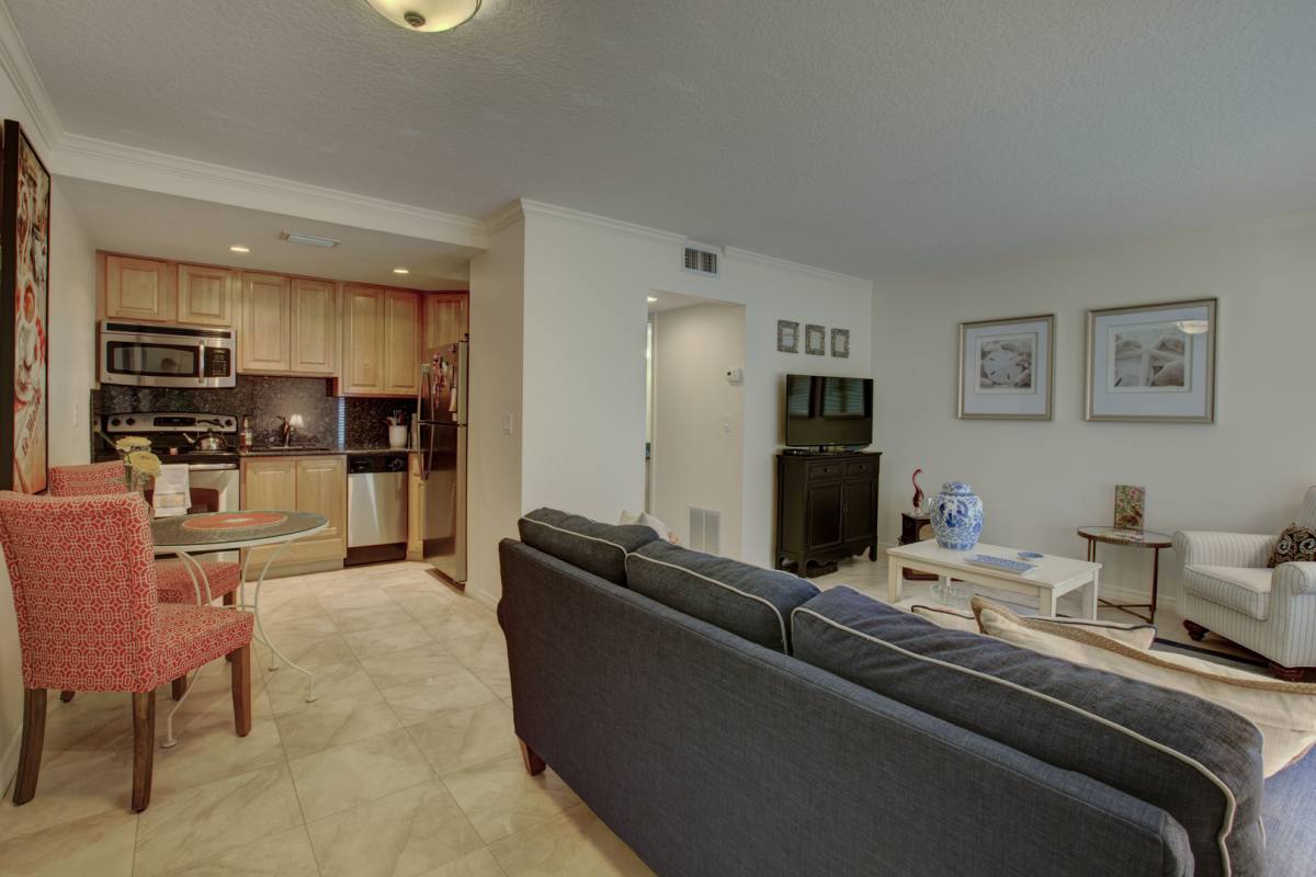 Apartment for rent at 125 Airport Ave E, Venice, FL 34285