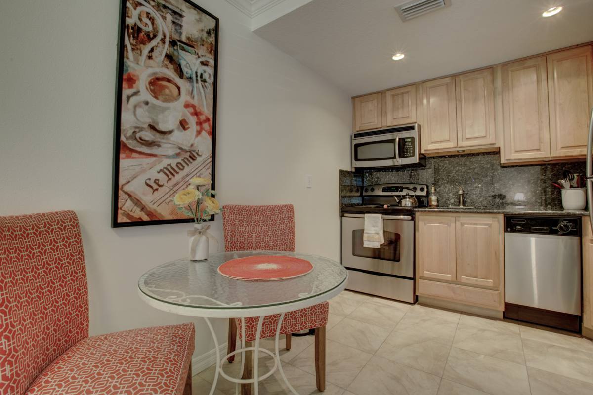 Apartment for rent at 125 Airport Ave E, Venice, FL 34285