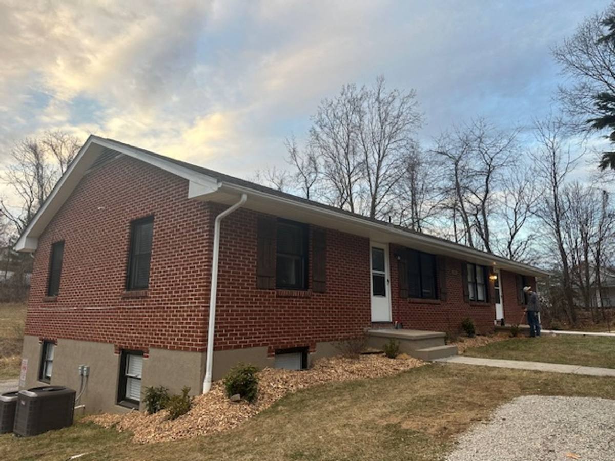 Apartment for rent at 1003 Giles Rd, Blacksburg, VA 24060