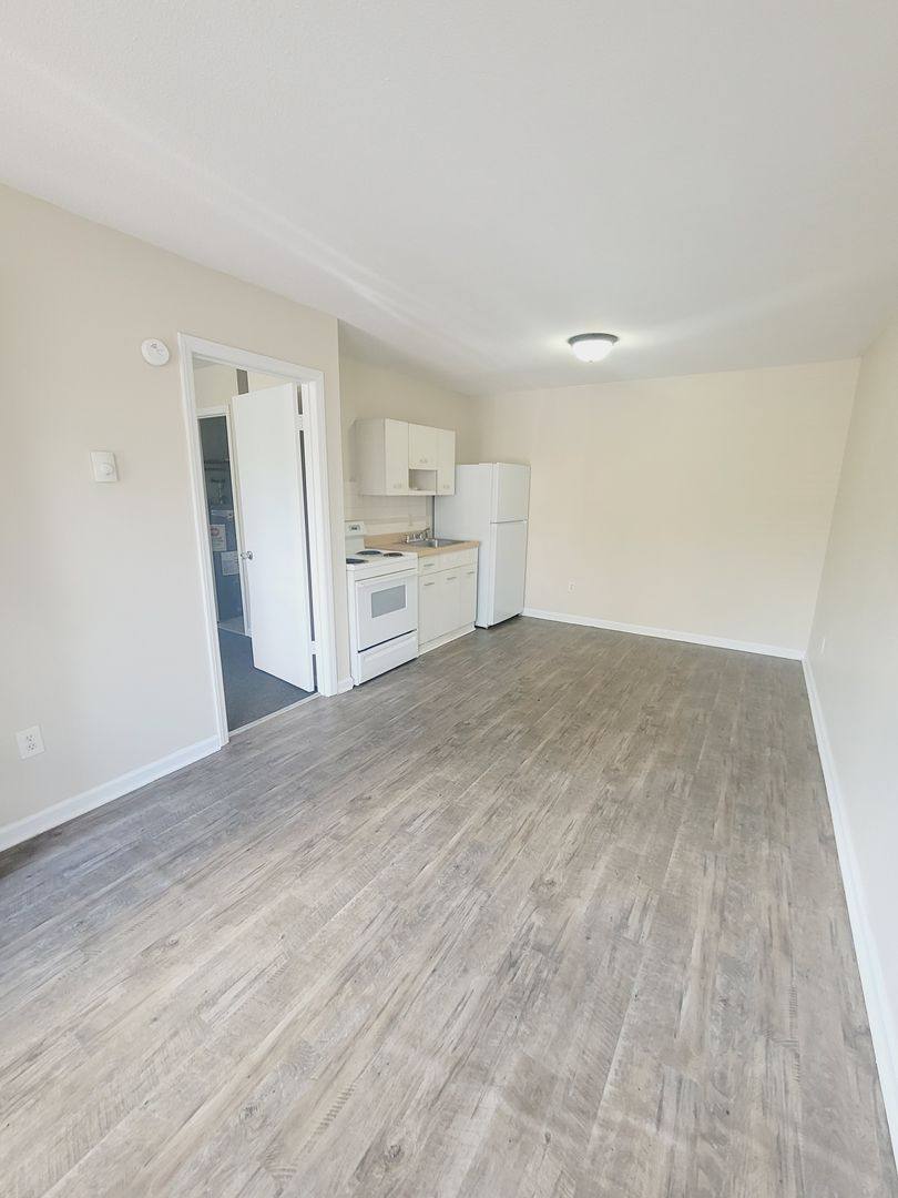 Apartment for rent at 284 Farmers Mountain Rd, Gretna, VA 24557