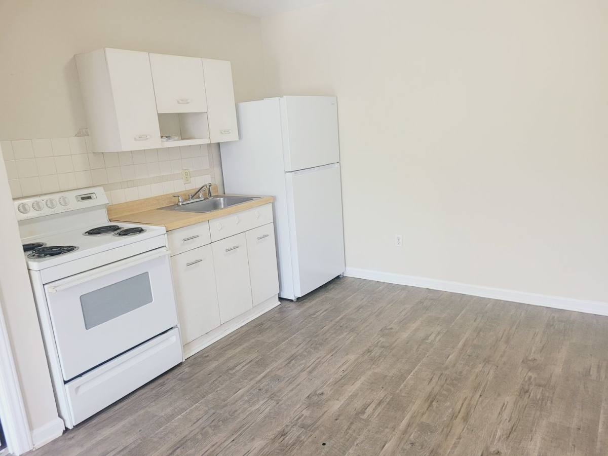 Apartment for rent at 284 Farmers Mountain Rd, Gretna, VA 24557