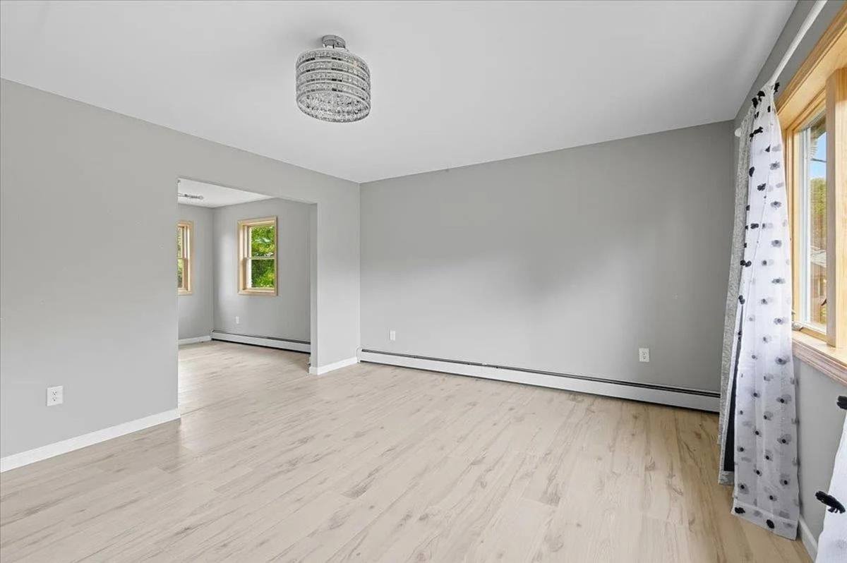 House for rent at 89 Oakwood Dr, South Burlington, VT 05403