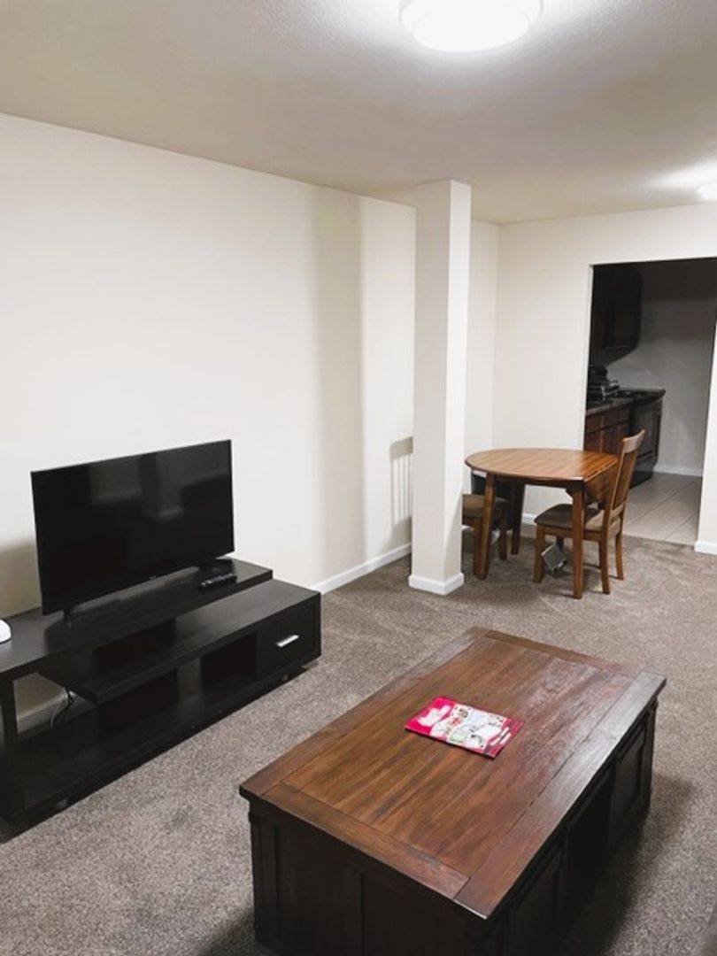 Apartment for rent at 424 S Monroe, Muncie, IN 47305