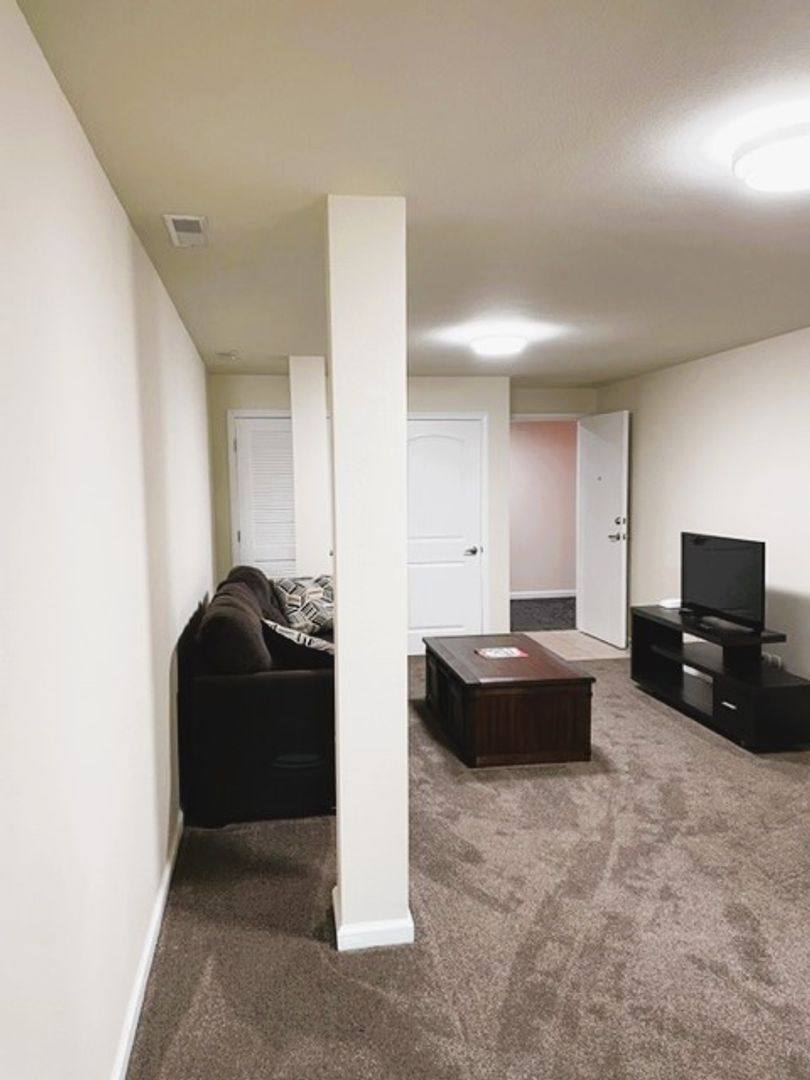 Apartment for rent at 424 S Monroe, Muncie, IN 47305