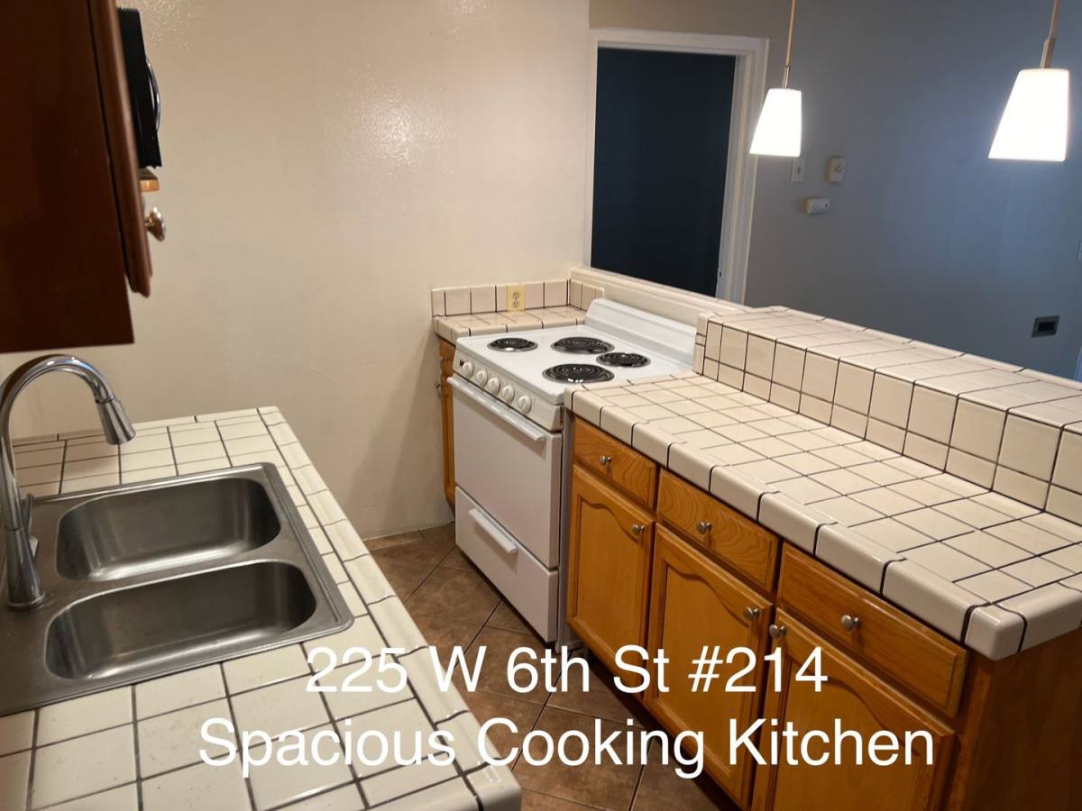 Apartment for rent at 225 W 6th, Long Beach, CA 90802