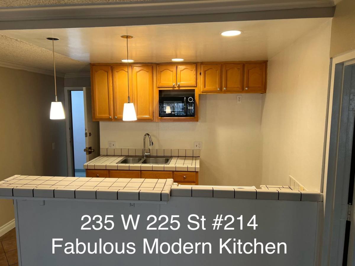 Apartment for rent at 225 W 6th, Long Beach, CA 90802
