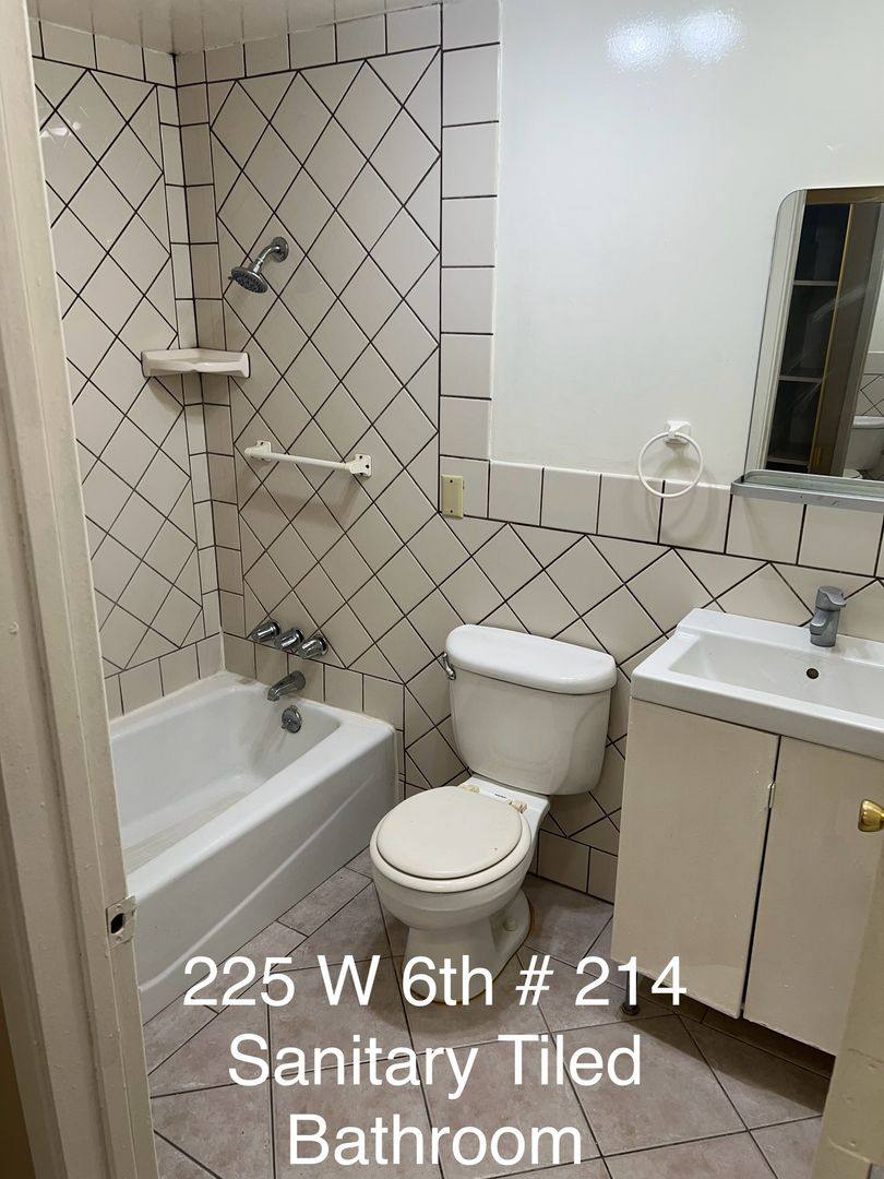 Apartment for rent at 225 W 6th, Long Beach, CA 90802