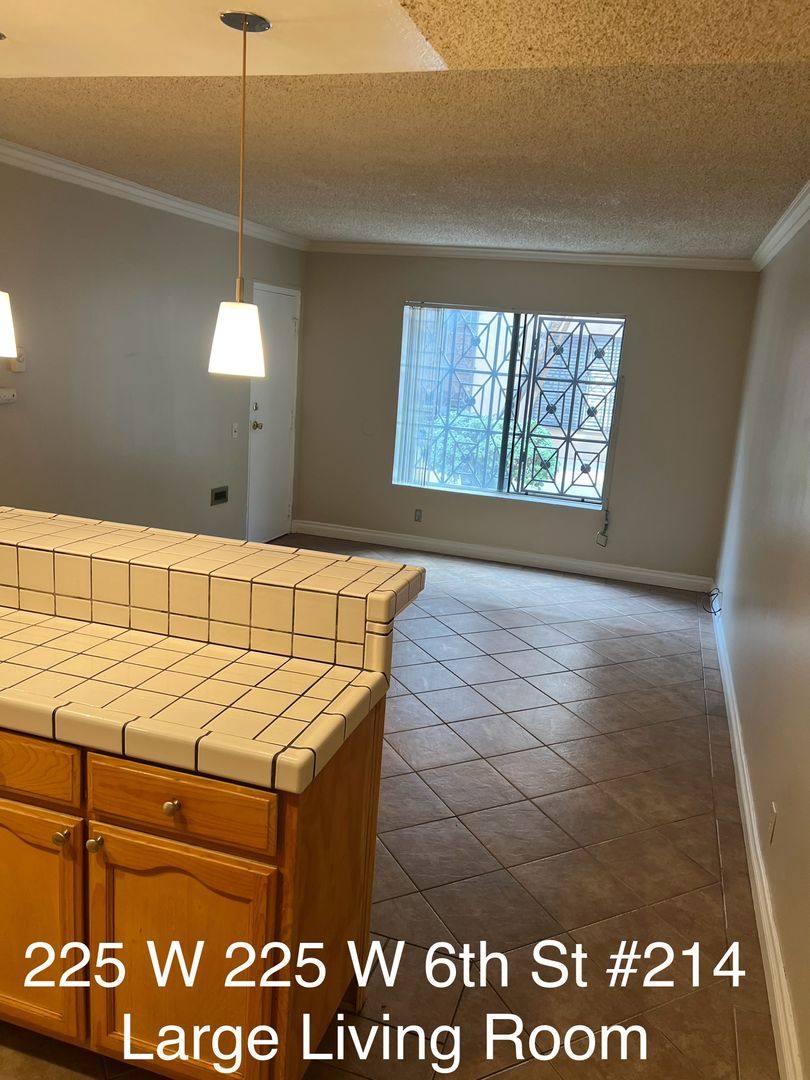 Apartment for rent at 225 W 6th, Long Beach, CA 90802