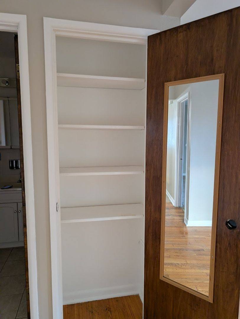 Apartment for rent at 9595 Maple Dr, Des Plaines, IL 60018