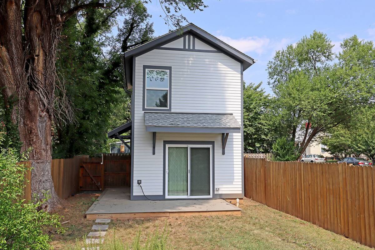 Townhouse for rent at 513 12th St NW, Charlottesville, VA 22903