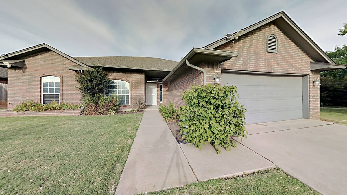House for rent at 17309 N Platinum Lane, Edmond, OK 73012