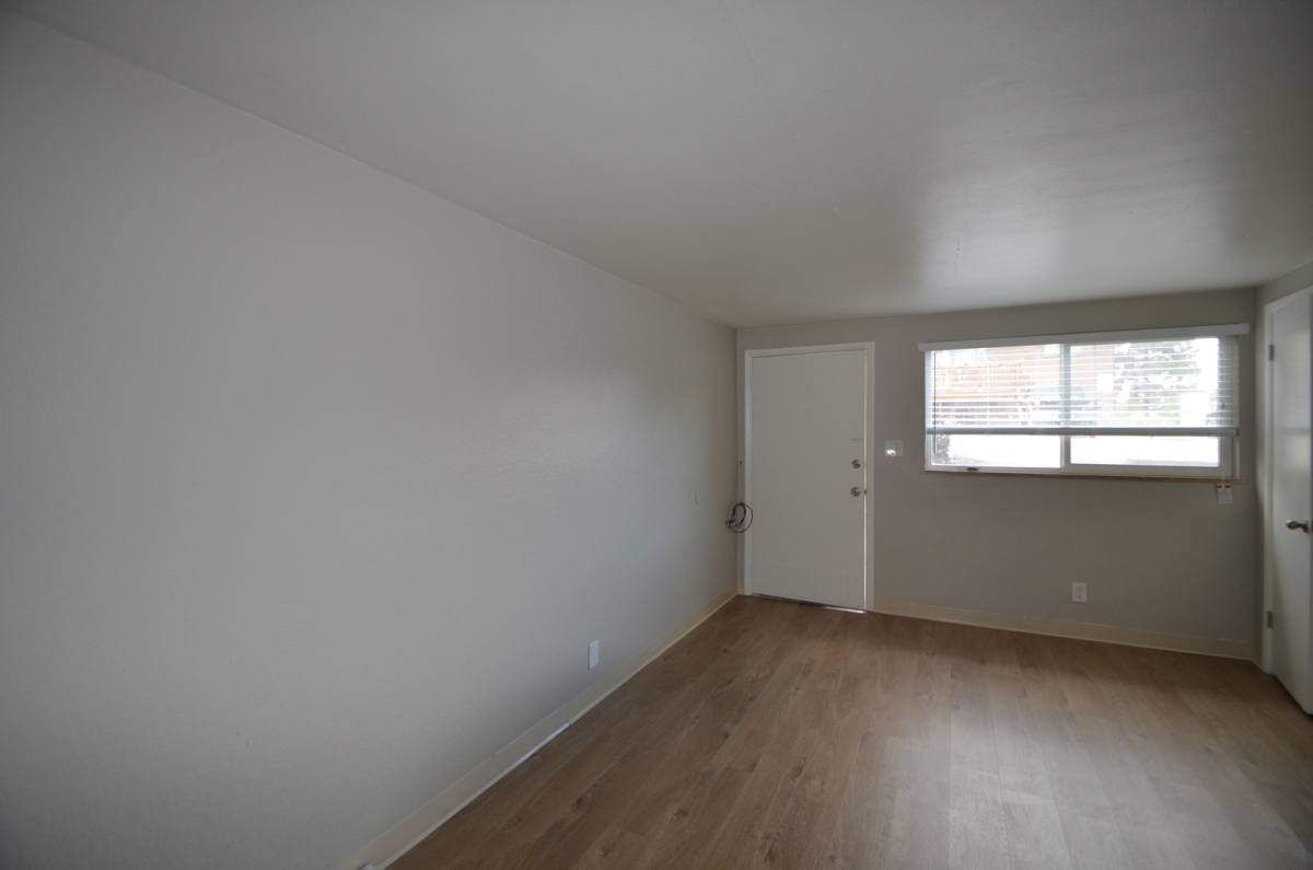 Apartment for rent at 5561 S Delaware St, Littleton, CO 80120