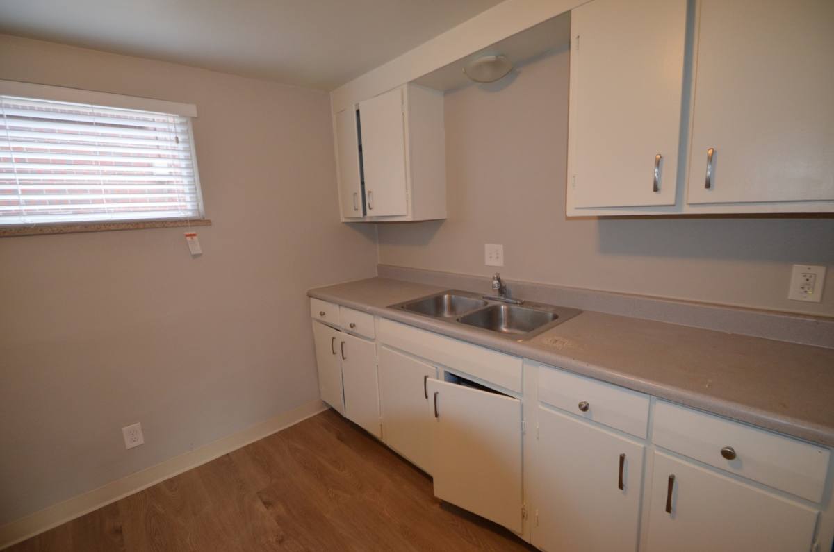 Apartment for rent at 5561 S Delaware St, Littleton, CO 80120