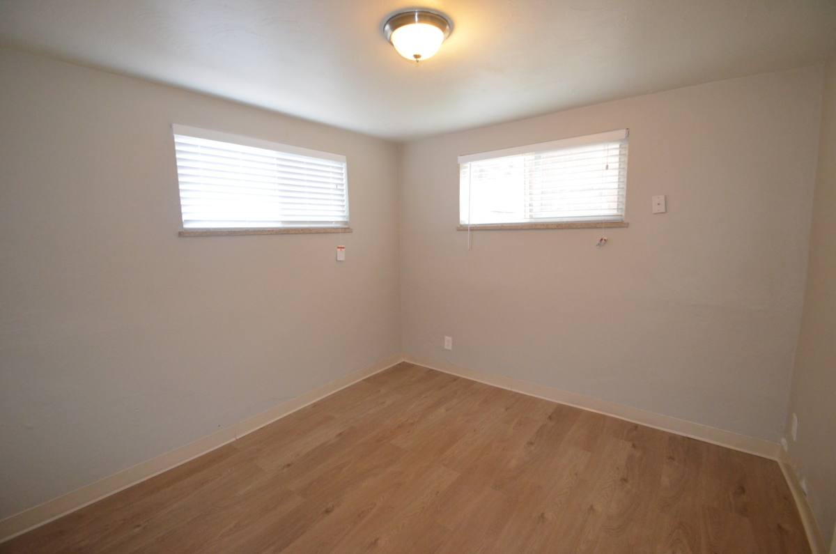 Apartment for rent at 5561 S Delaware St, Littleton, CO 80120