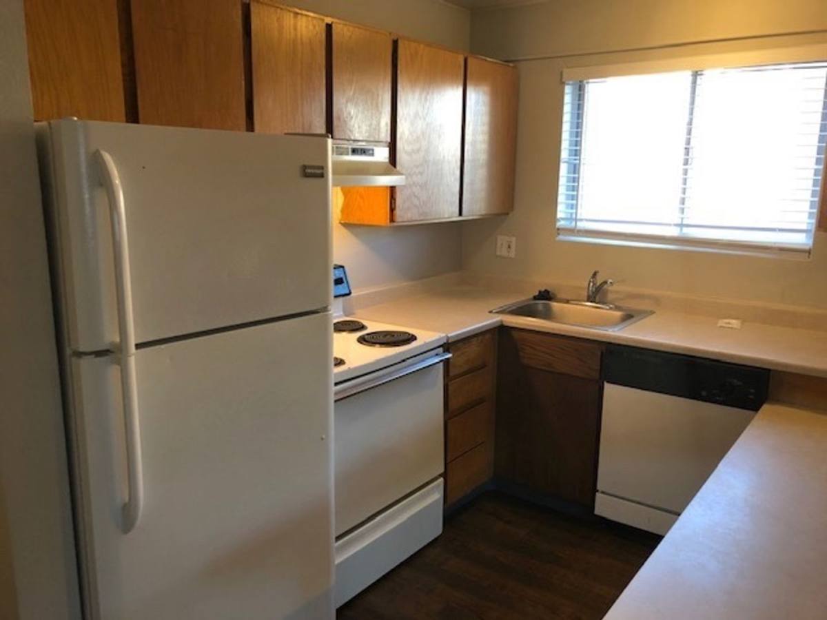 Apartment for rent at 593 W Crestline Ave, Littleton, CO 80120