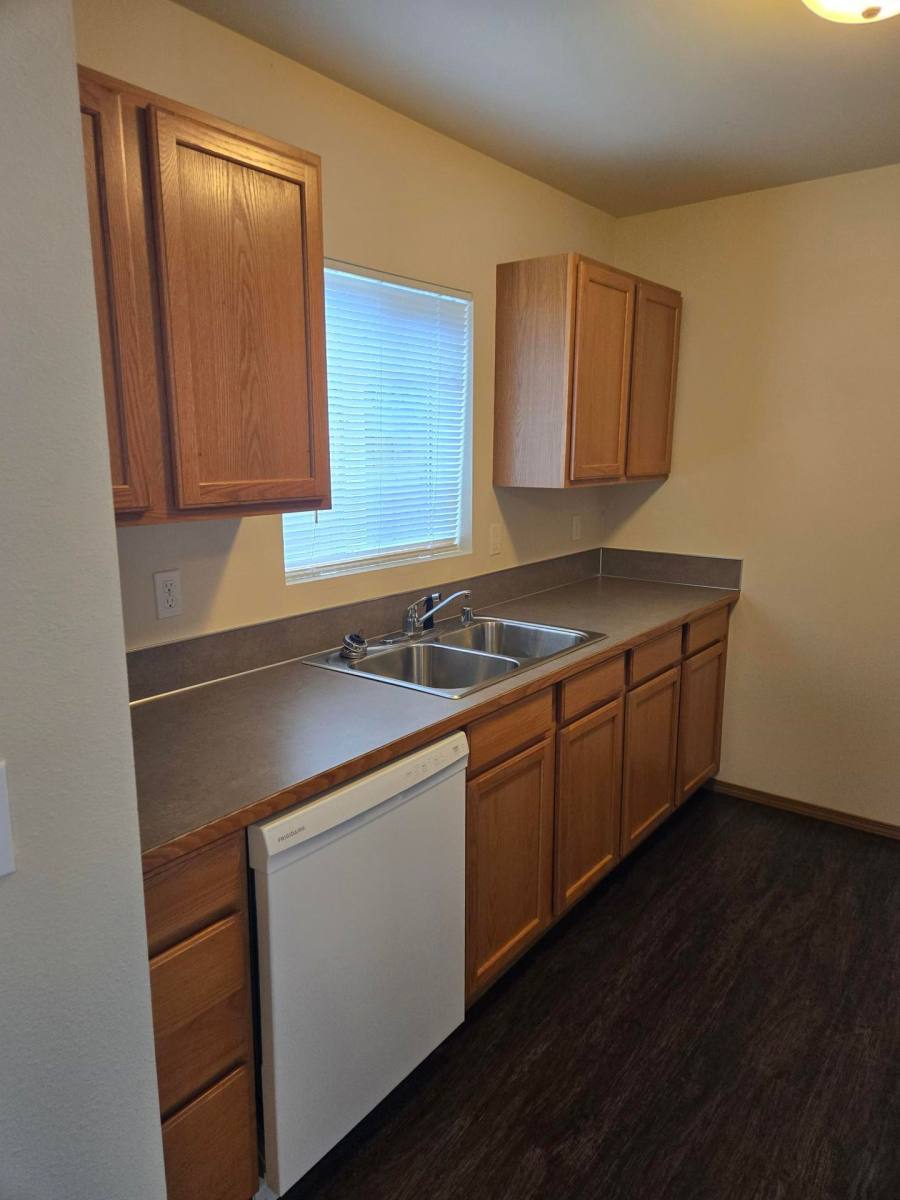 Apartment for rent at 1107 Woodland Ave, Centralia, WA 98531