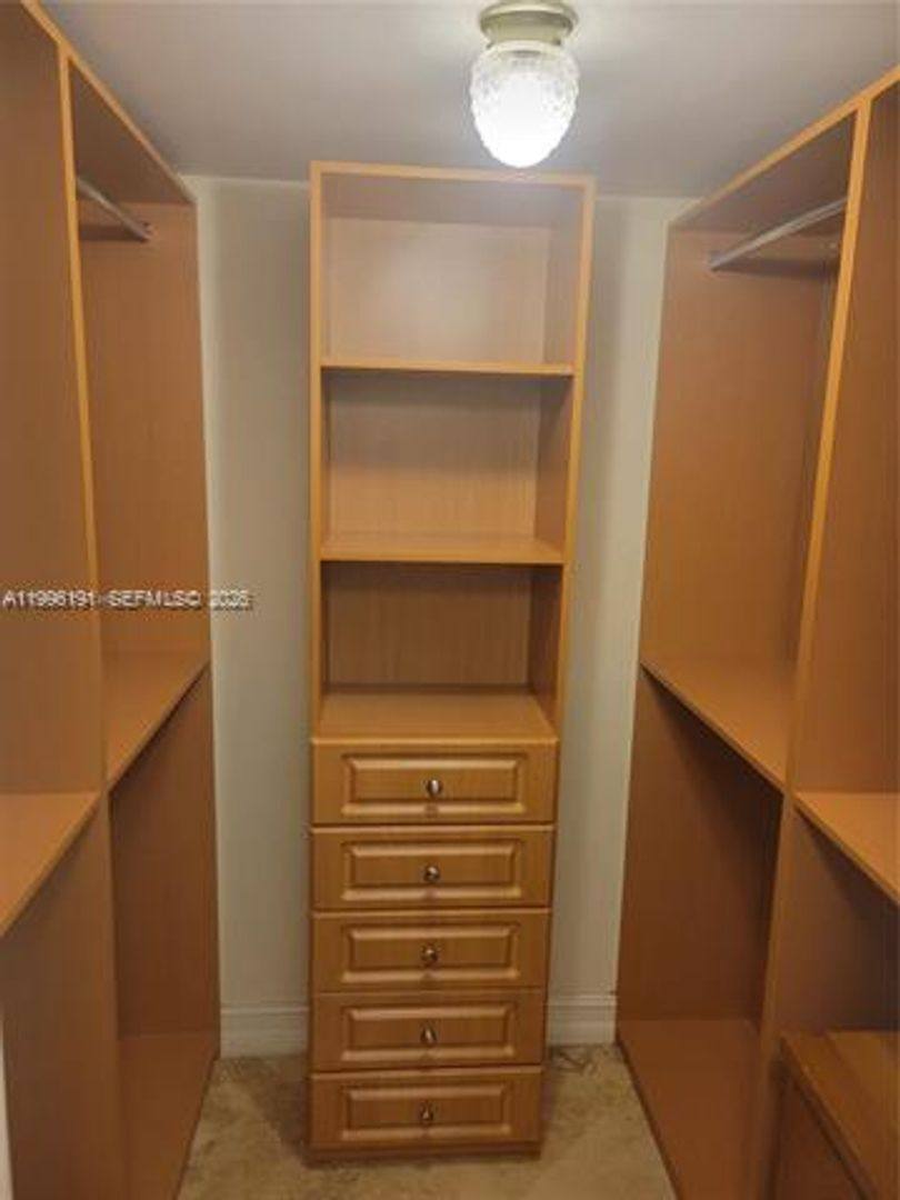 Apartment for rent at 2333 Brickell Ave, Miami, FL 33129