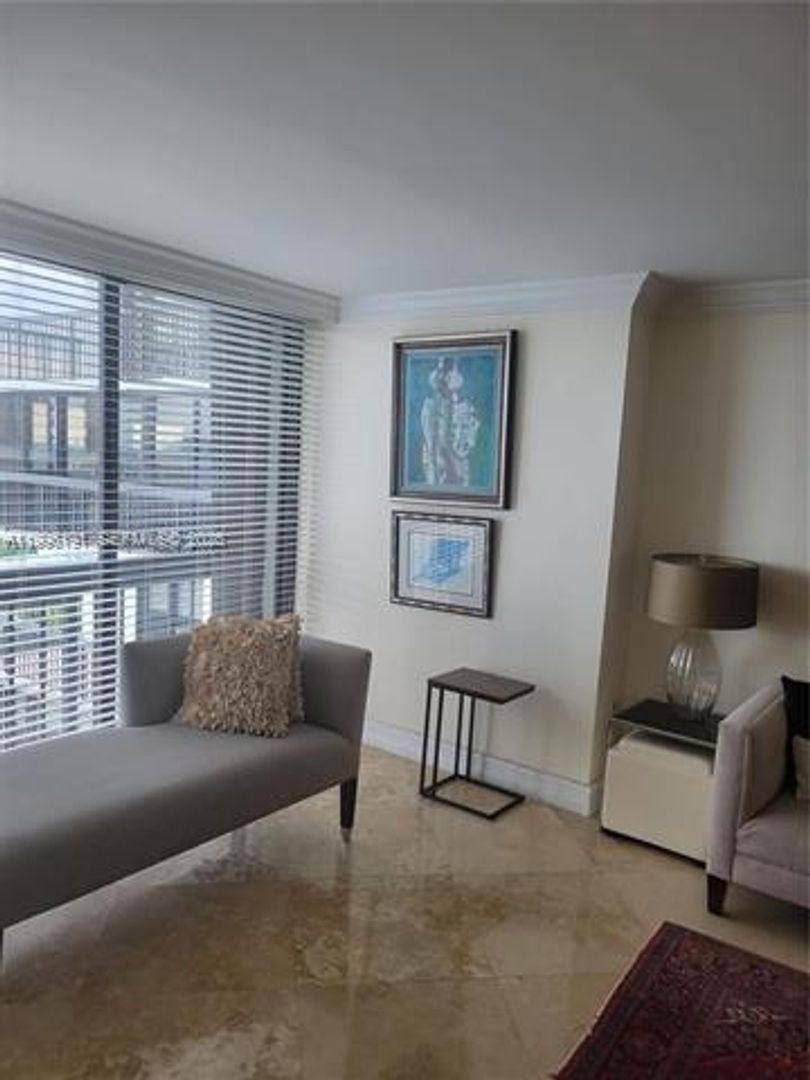 Apartment for rent at 2333 Brickell Ave, Miami, FL 33129