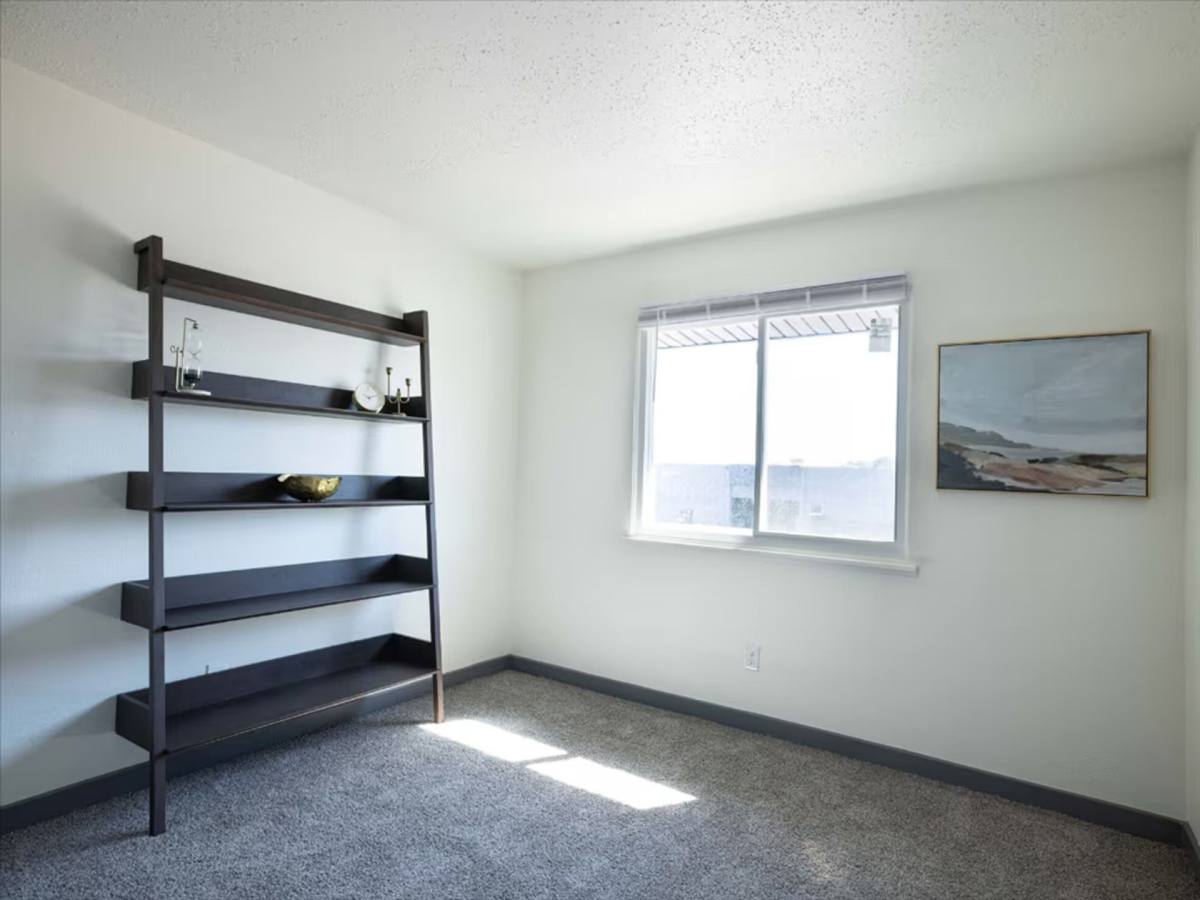 Townhouse for rent at 3705 College Ave, Davenport, IA 52806