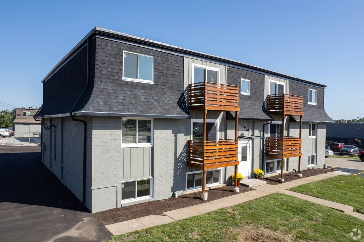 Townhouse for rent at 3705 College Ave, Davenport, IA 52806