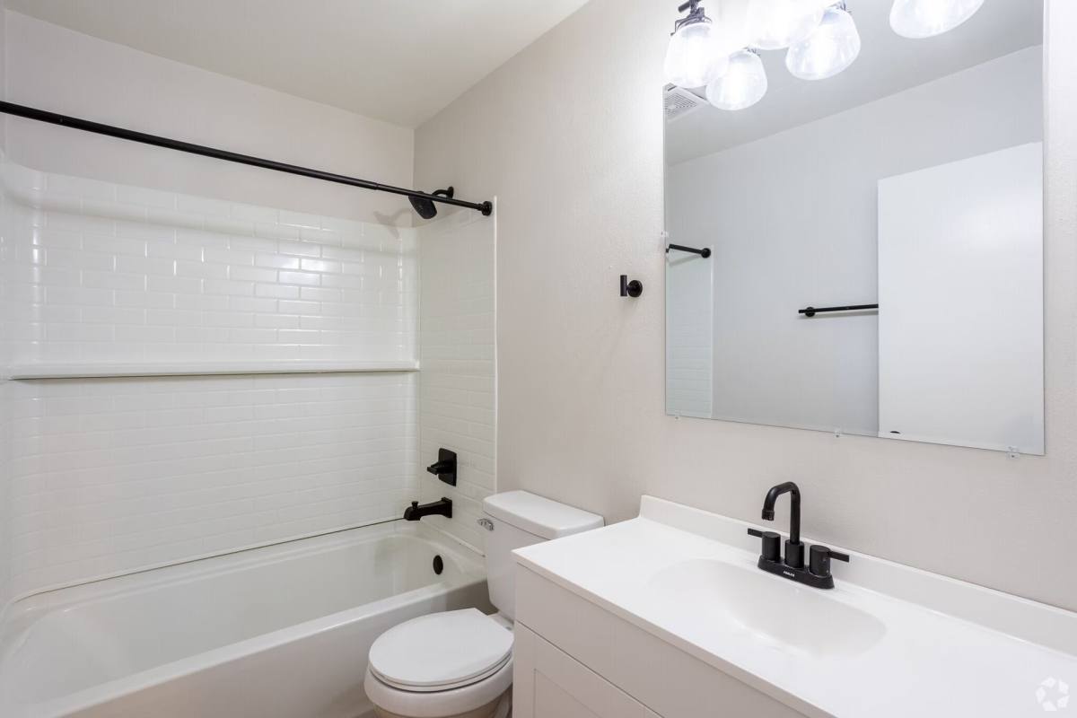 Townhouse for rent at 102-148 35th St, Davenport, IA 52806