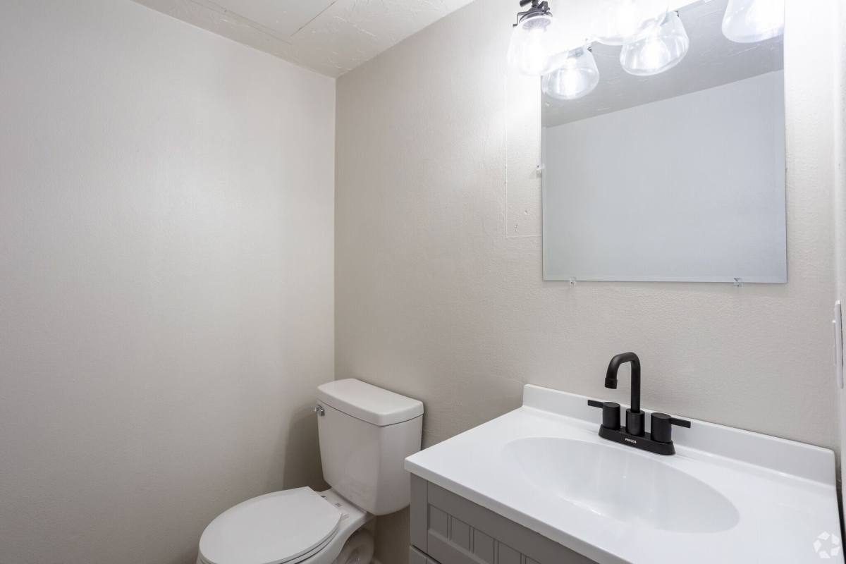 Townhouse for rent at 102-148 35th St, Davenport, IA 52806