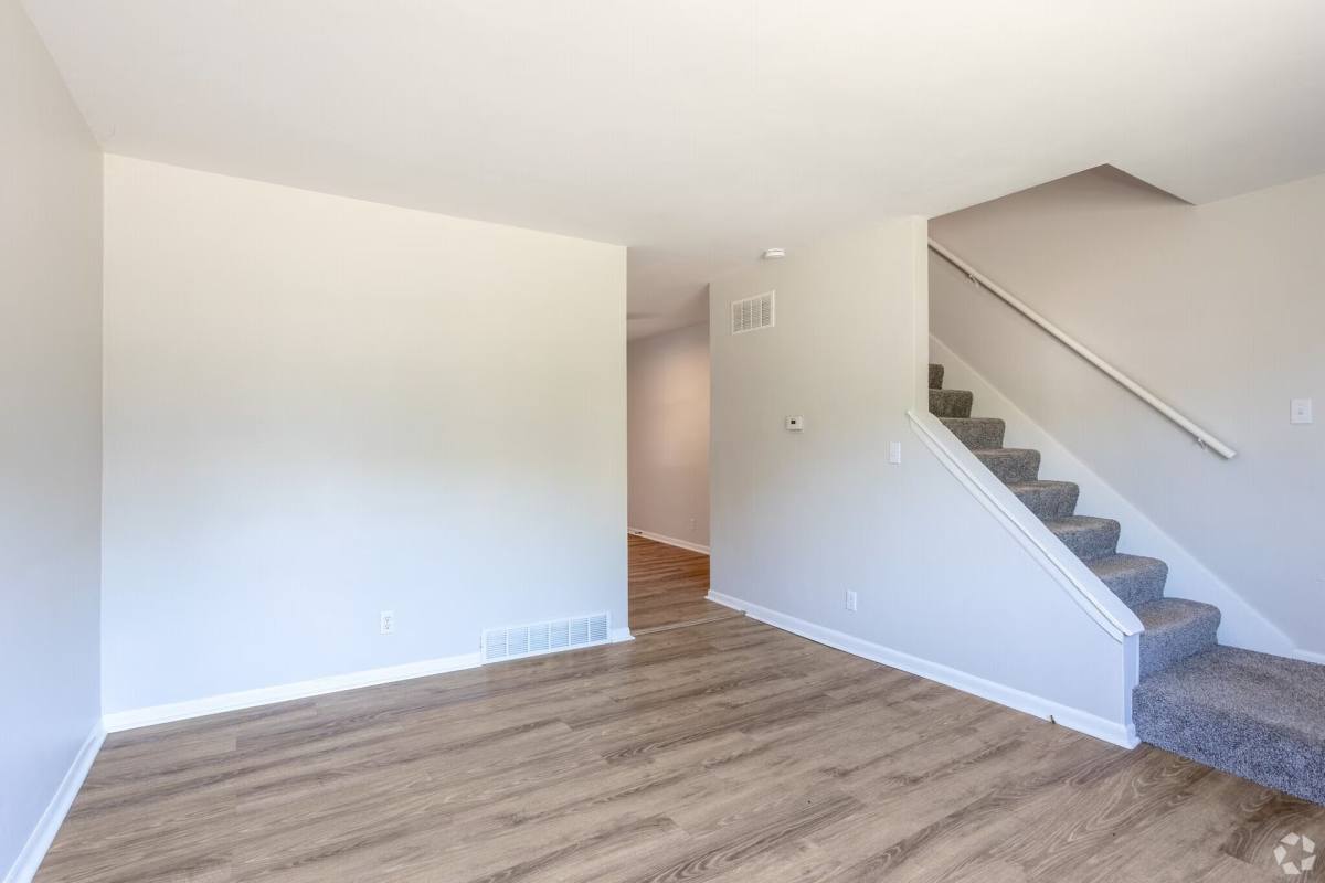 Townhouse for rent at 102-148 35th St, Davenport, IA 52806