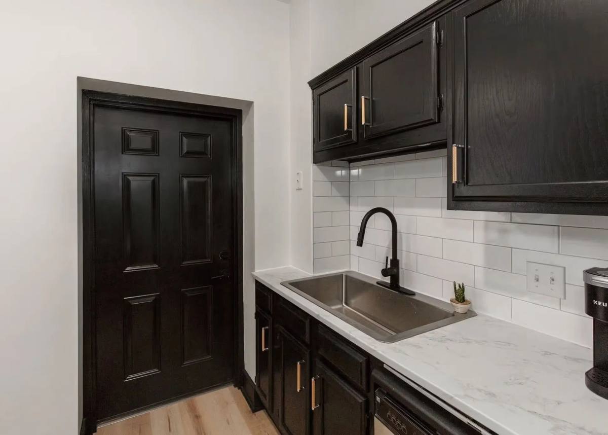 Apartment for rent at 321 E 7th St, Davenport, IA 52803