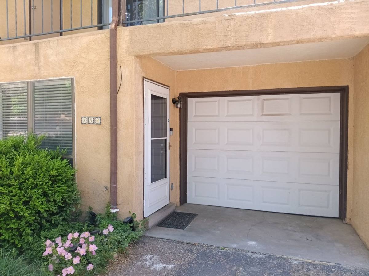 House for rent at 187 Vista Point Court NE, Albuquerque, NM 87123
