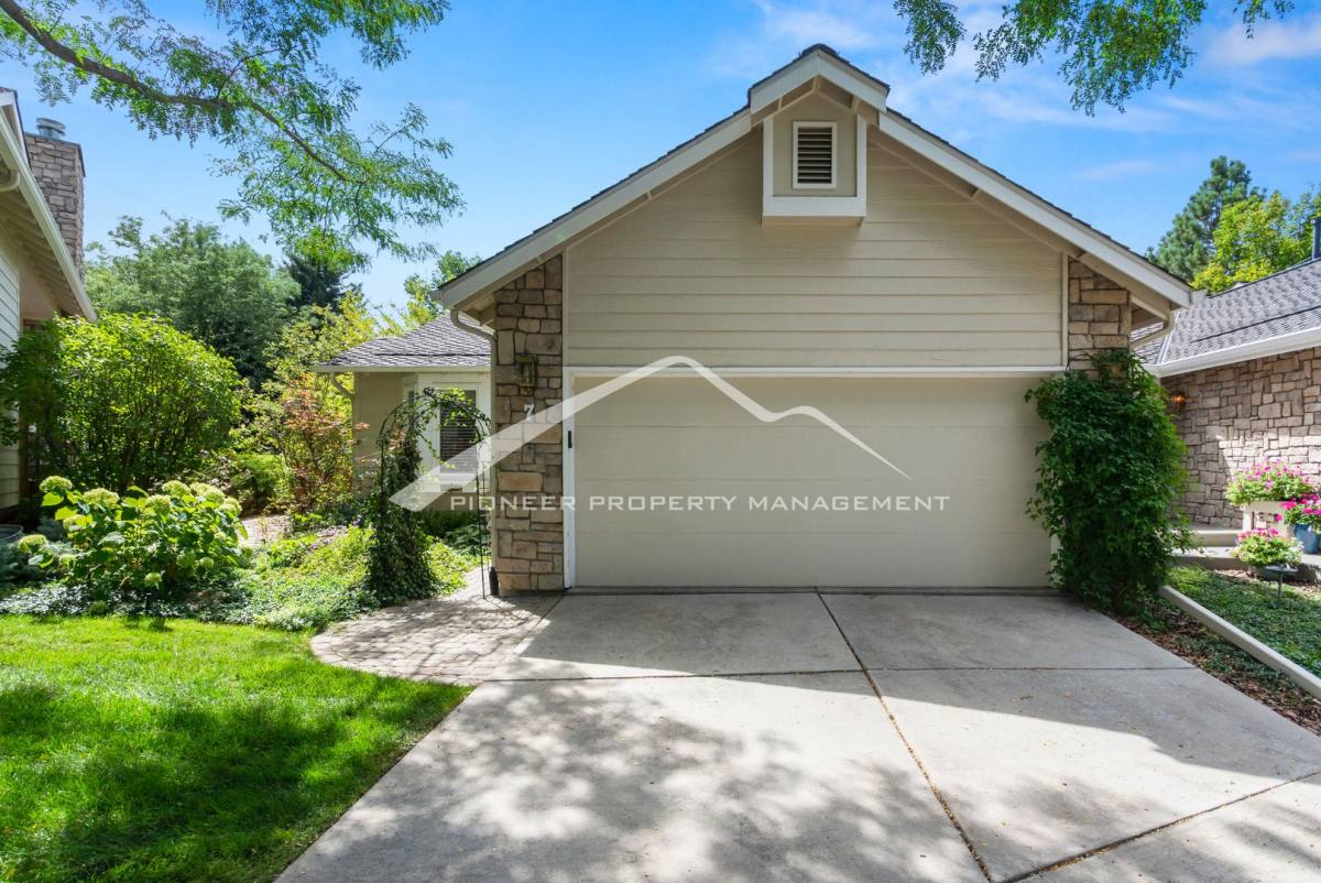 Townhouse for rent at 4605 S Yosemite St, Denver, CO 80237