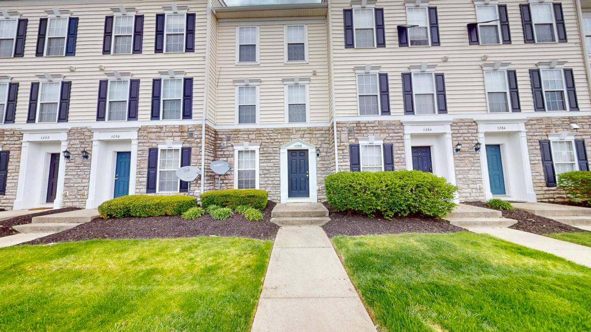 Townhouse for rent at 5288 Royal Arch Cascade Dr, Dublin, OH 43016