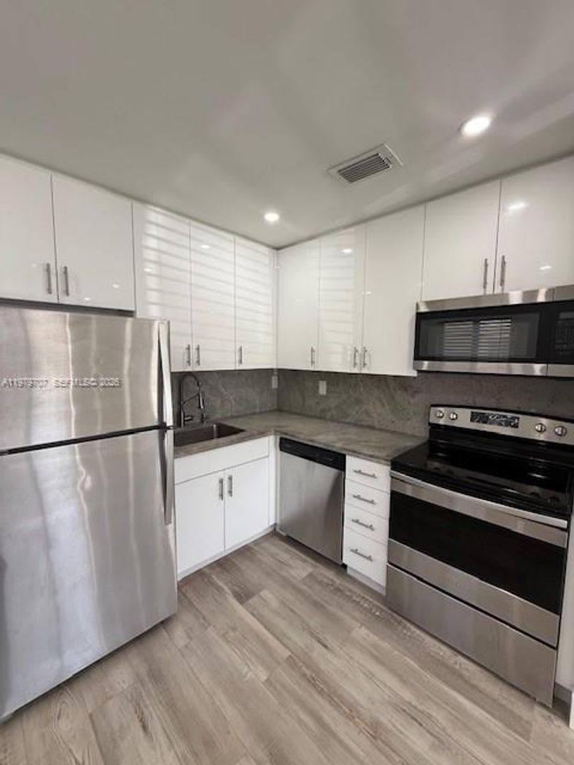 House for rent at 3609 SW 27th St, Miami, FL 33133