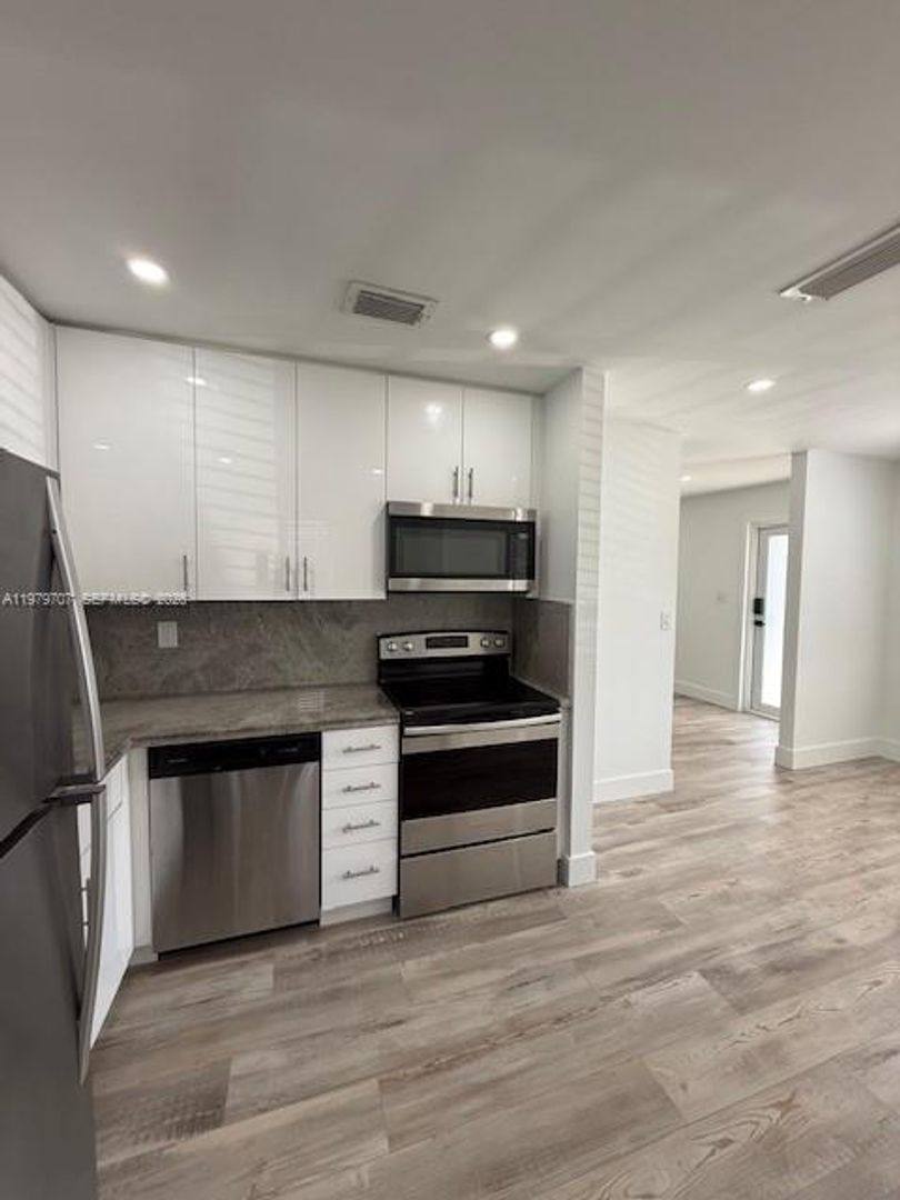 House for rent at 3609 SW 27th St, Miami, FL 33133
