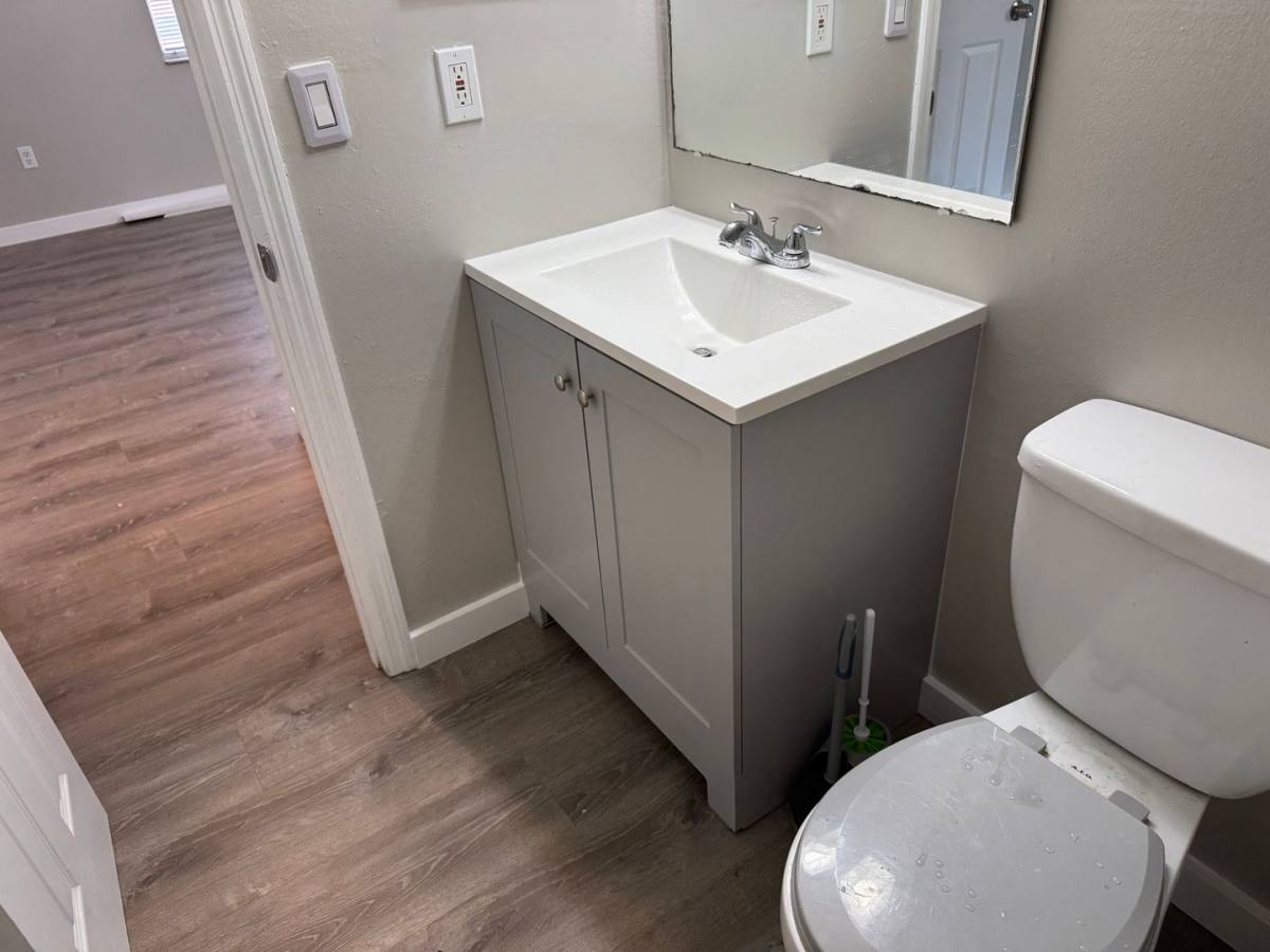 Apartment for rent at 927 33rd Ave W, Bradenton, FL 34205